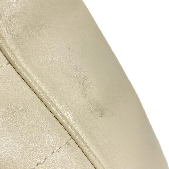 Auth CHANEL Chocolate Bar Stitch - Beige Leather Tote Bag gold hardware - Picture 10 of 13